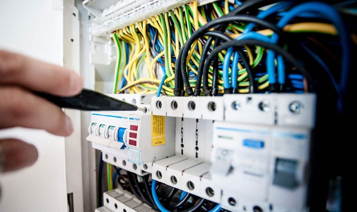 Trustworthy Facility Maintenance Professionals Make Your Life Easier.